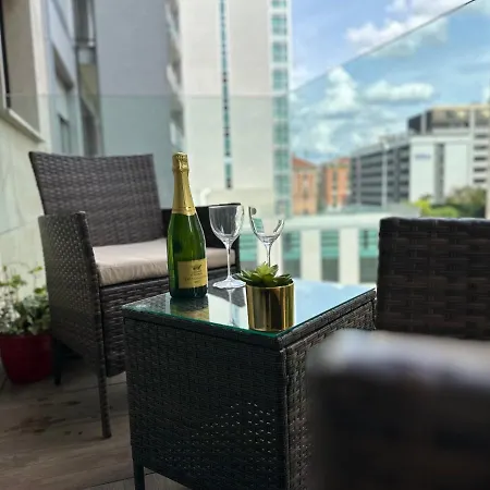 Central/garibaldi Luxurious Two-room Apartment.