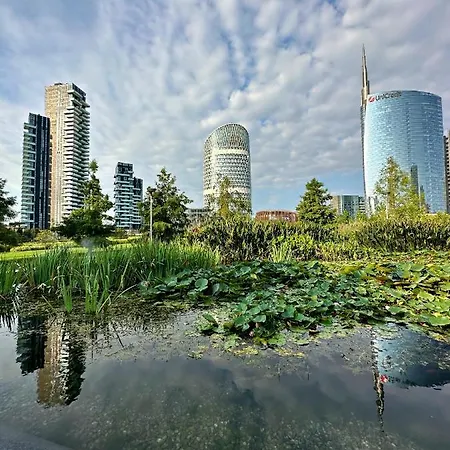 Central/garibaldi Luxurious Two-room Apartment. Апартаменты *