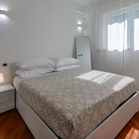 Central/garibaldi Luxurious Two-room Apartment. * Милан
